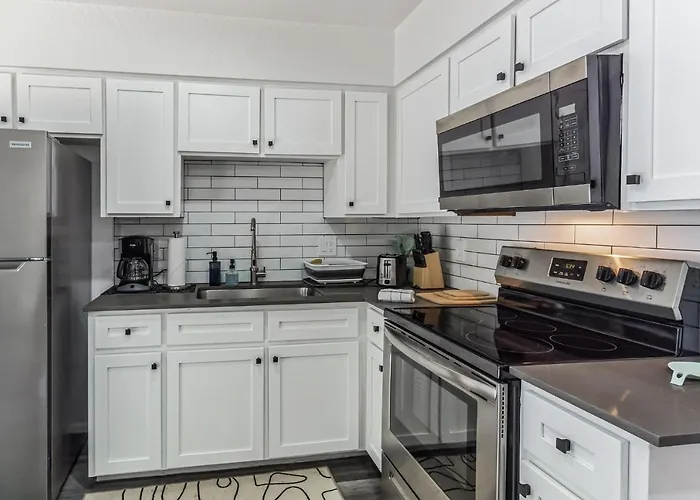 Updated In - Close To Sky Harbor And Asu Apartment