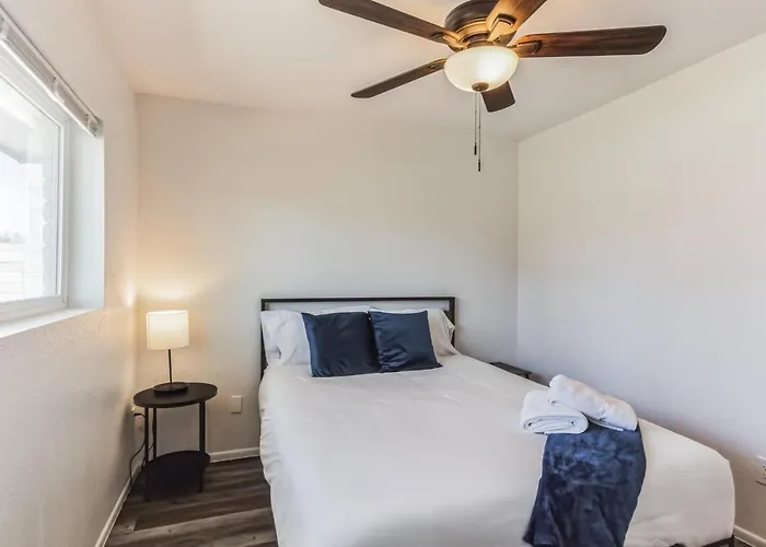 Updated In - Close To Sky Harbor And Asu Apartment
